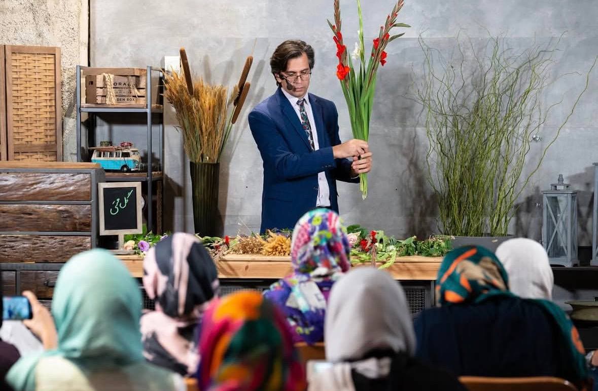 ورکشاپ گلآرایی هستی